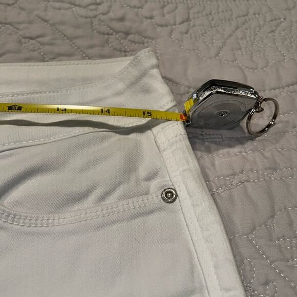 🔥🔥FIRE SALE🔥🔥 NYDJ white ankle jeans - Picture 8 of 9